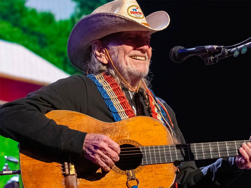 Outlaw Music Festival: Willie Nelson and Family, Bob Weir and Wolf Bros, String Cheese Incident & Particle Kid at Pine Knob Music Theatre
