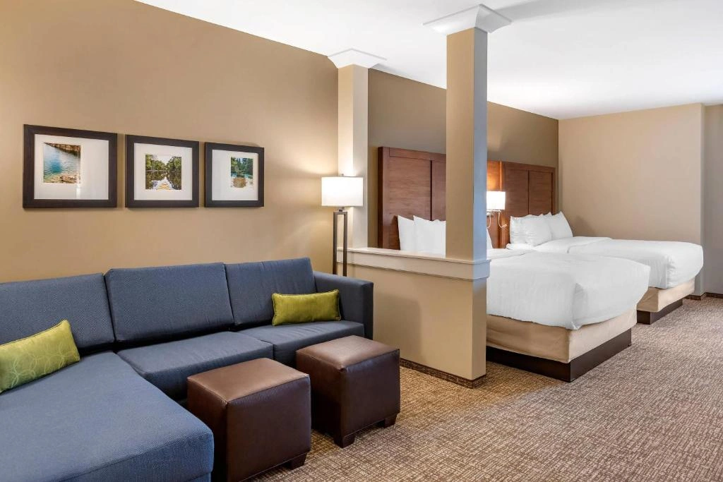 Comfort Inn & Suites